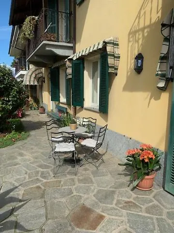 La Casa Di Nonna Rosmi סאלוצו